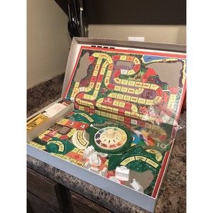 Vintage 1981 Milton Bradley The Game of Life Board Game Playable COMPLETE prop